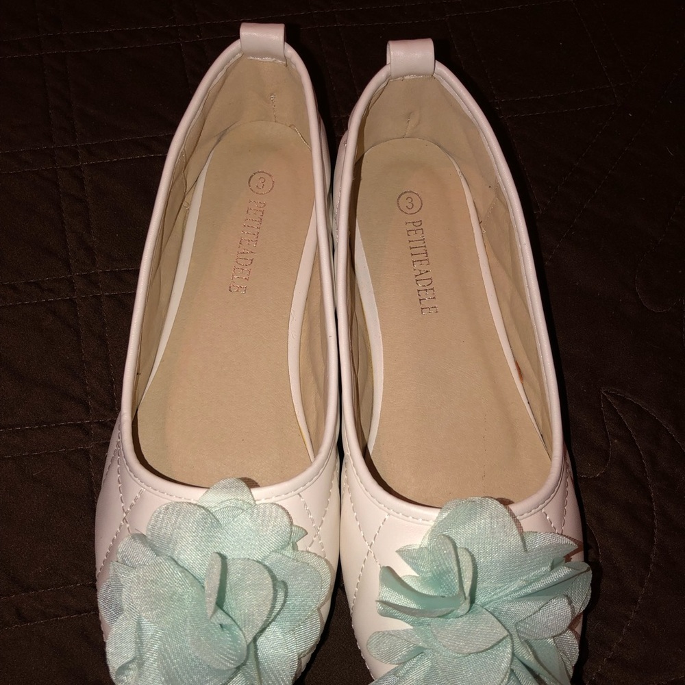Girls shoes